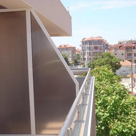 Ivatea Family Отель Равда