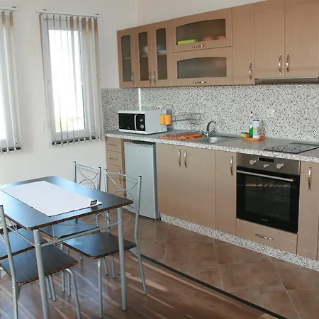 Ivatea Family Равда