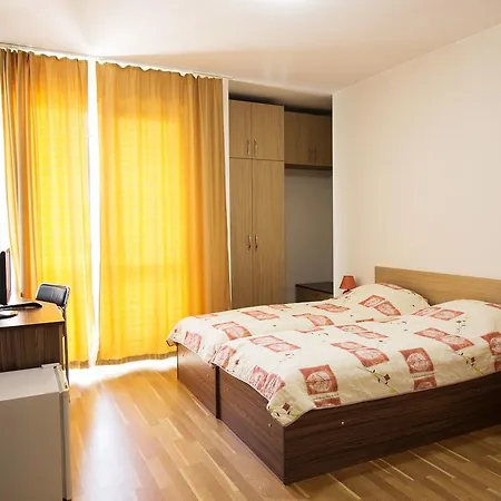 Отель Ivatea Family