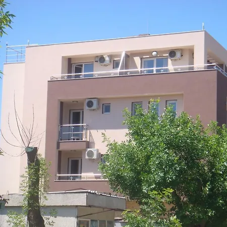 Ivatea Family Hotel 2*