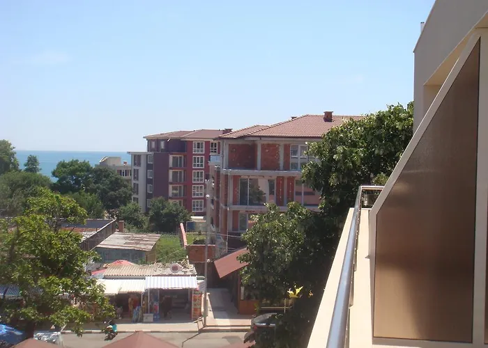 Szálloda Ivatea Family Ravda