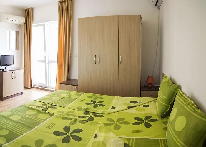 Szálloda Ivatea Family Ravda