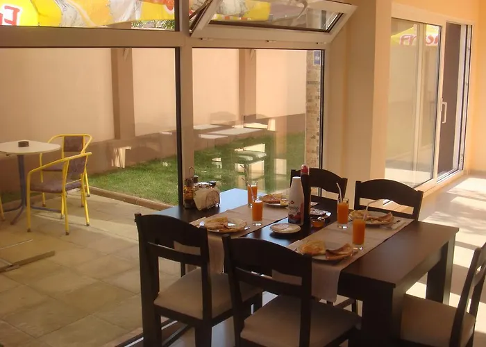 فندق Ivatea Family رافدا