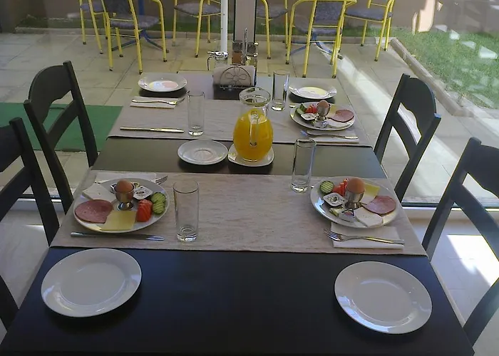 Szálloda Ivatea Family Ravda